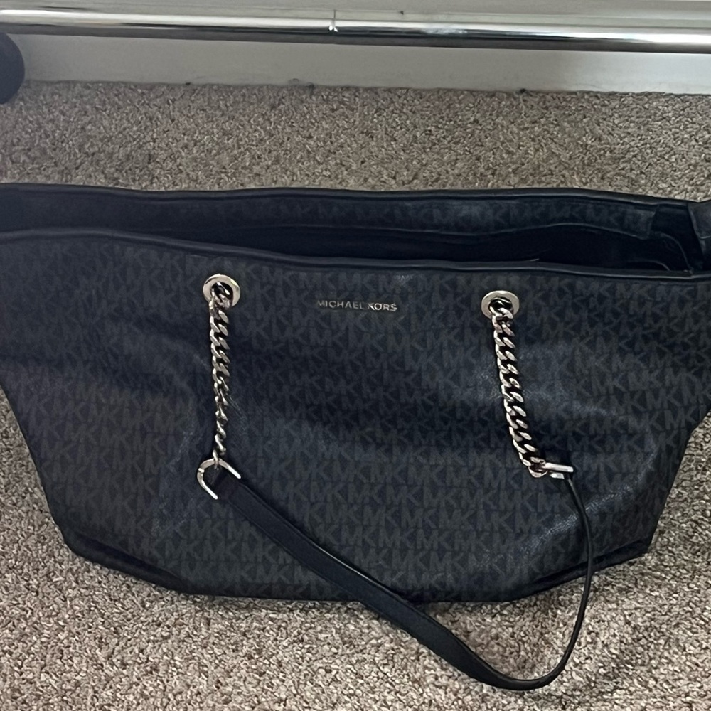 Michael Khors purse